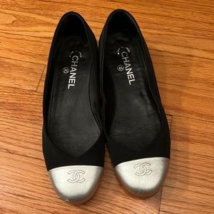 Chanel black and silver tip flats size 40